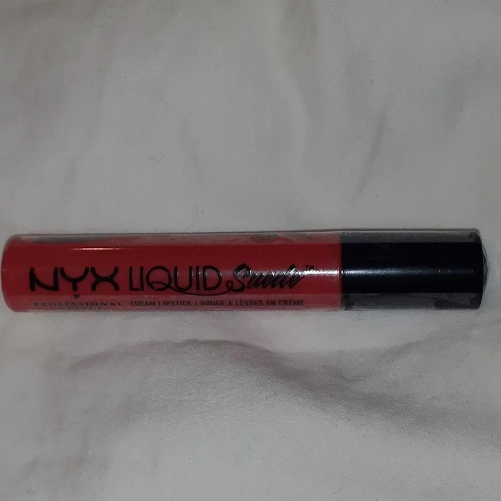 NEW NYX Liquud Suede Lipstick Lifes a Beach Coral‎